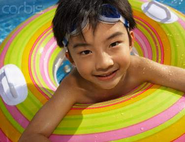 Đi bơi mùa hè: Coi chừng bệnh tai mũi họng, bạn chớ nên chủ quan!